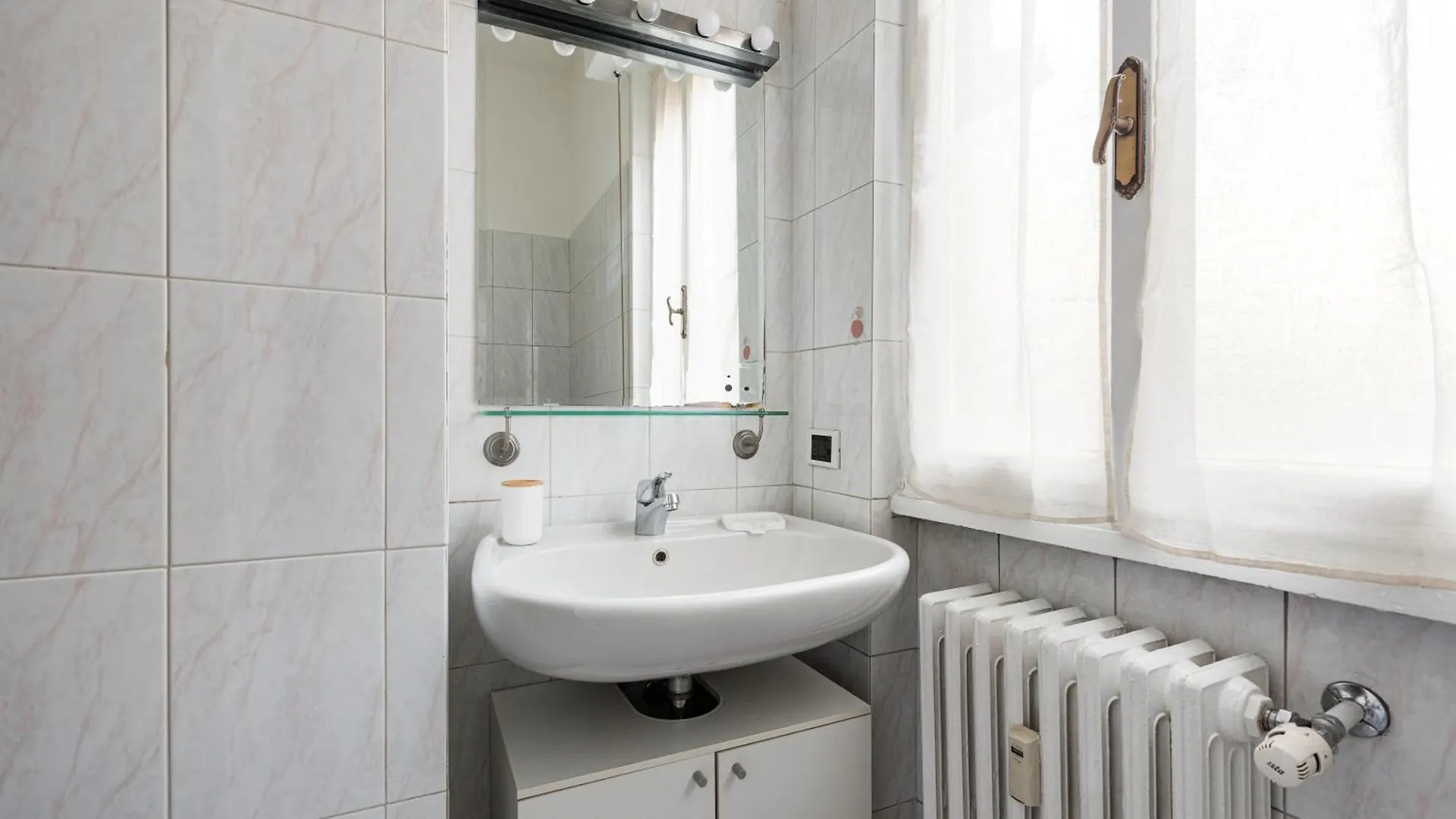 Zara Comfy Apartment - 110M From Istria M5 米兰